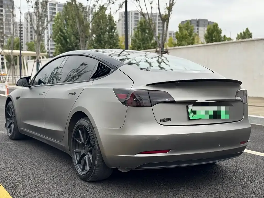 Tesla Model 3 — фото 7