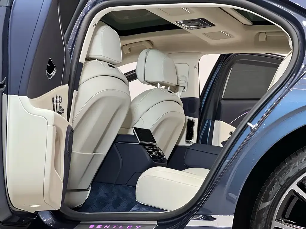 Bentley Flying Spur 2024 из CN, фото 6