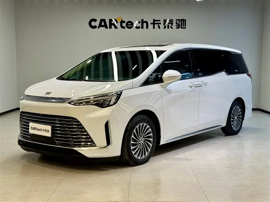 Buick Century 2024 из CN, фото 1