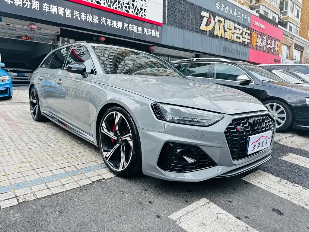 Audi RS 4 2022 из CN, фото 3