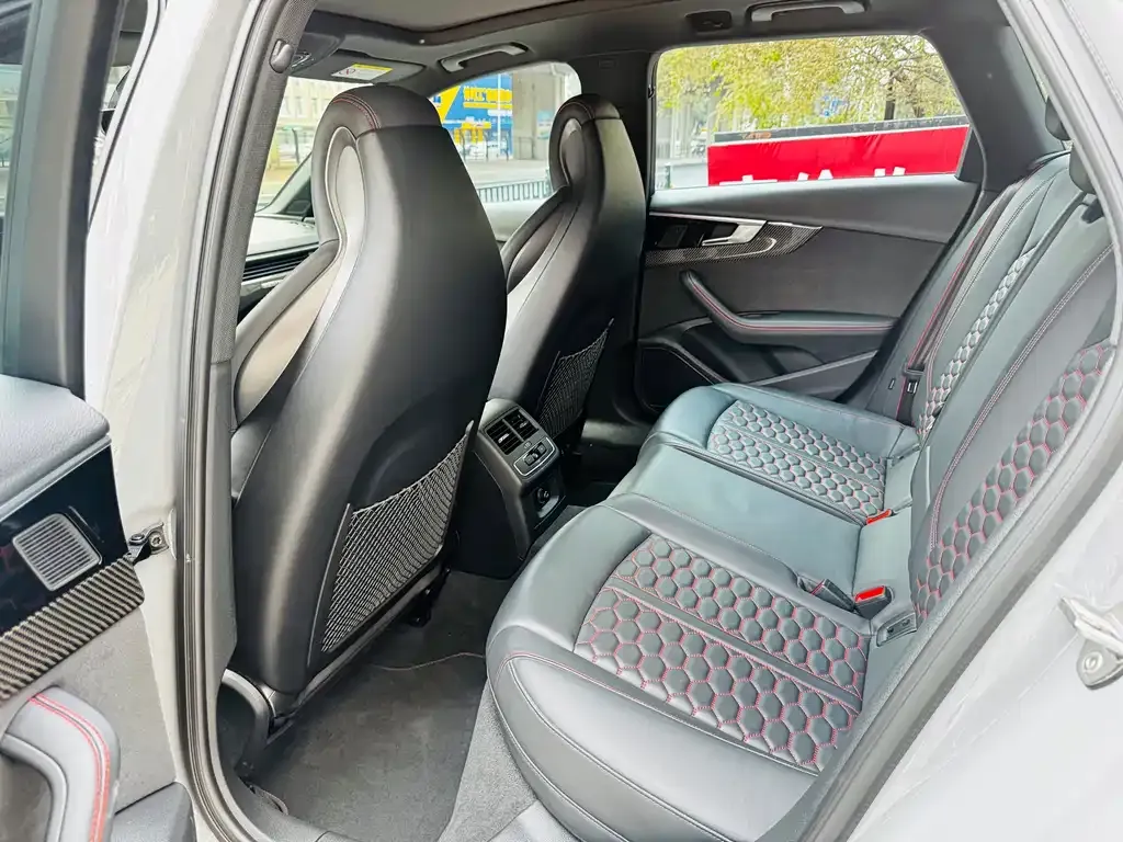 Audi RS 4 2022 из CN, фото 8