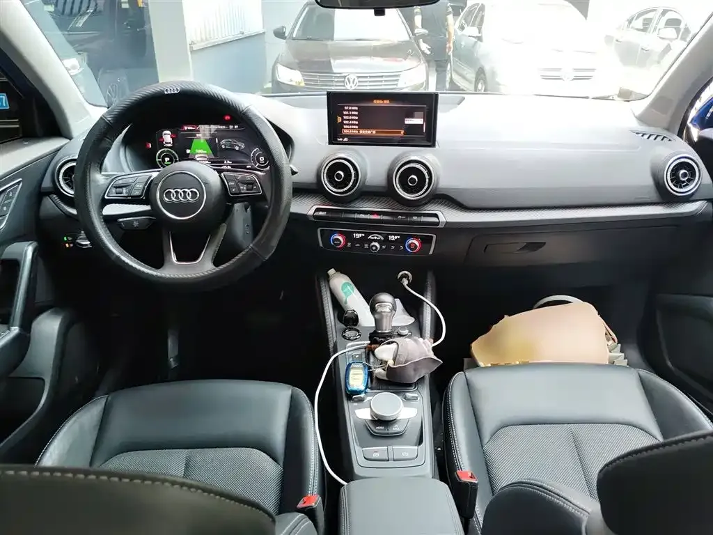 Audi Q2L e-tron 2021 из CN, фото 10