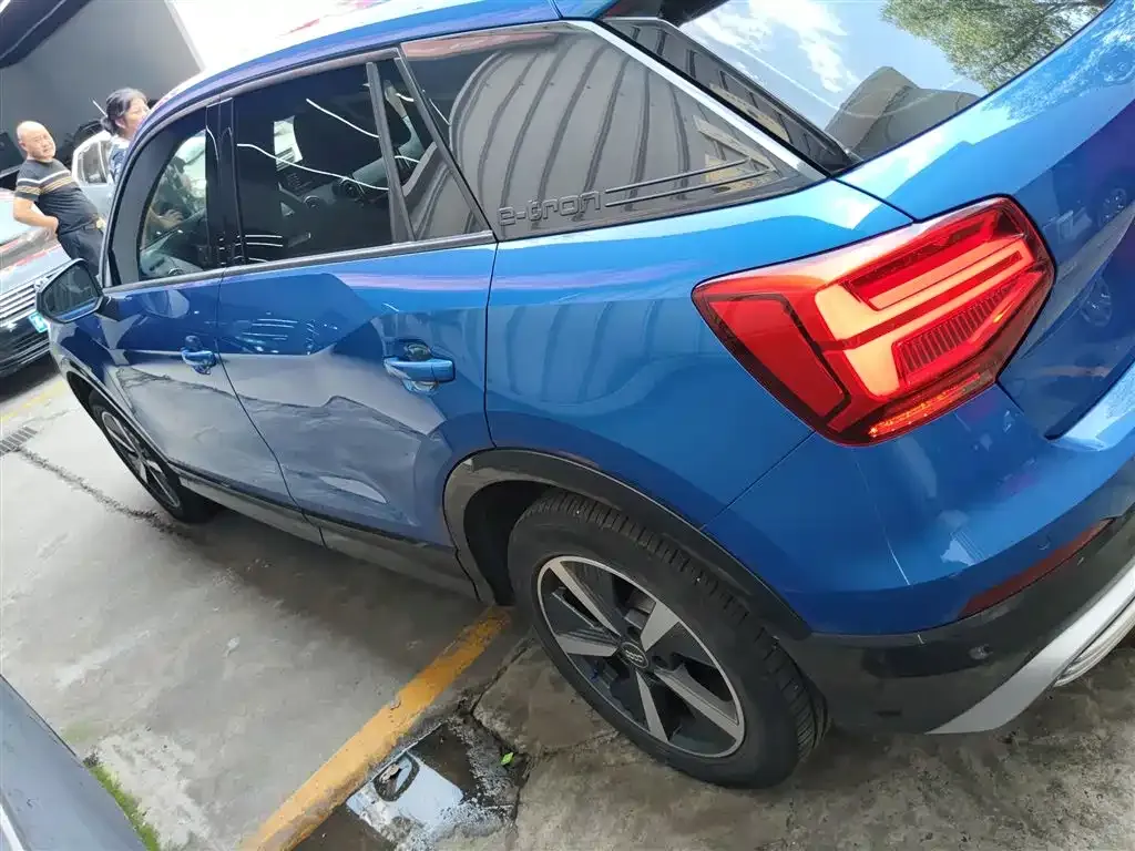 Audi Q2L e-tron 2021 из CN, фото 5