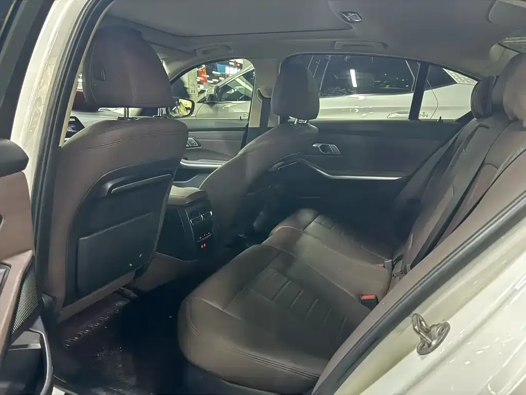 BMW 3 Series 2021 из CN, фото 5