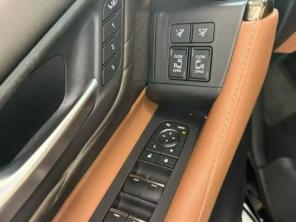 Toyota Vellfire 2024 из CN, фото 7