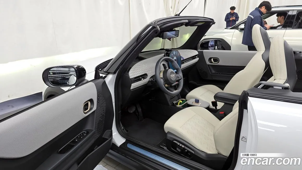 Mini Cooper Convertible 2025 из KR, фото 10