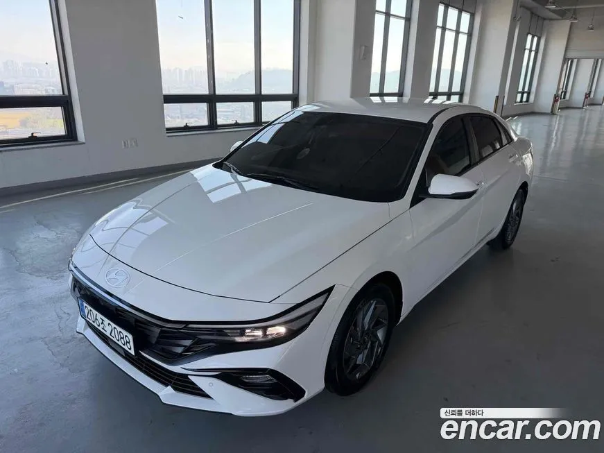 Hyundai AVANTE — фото 1