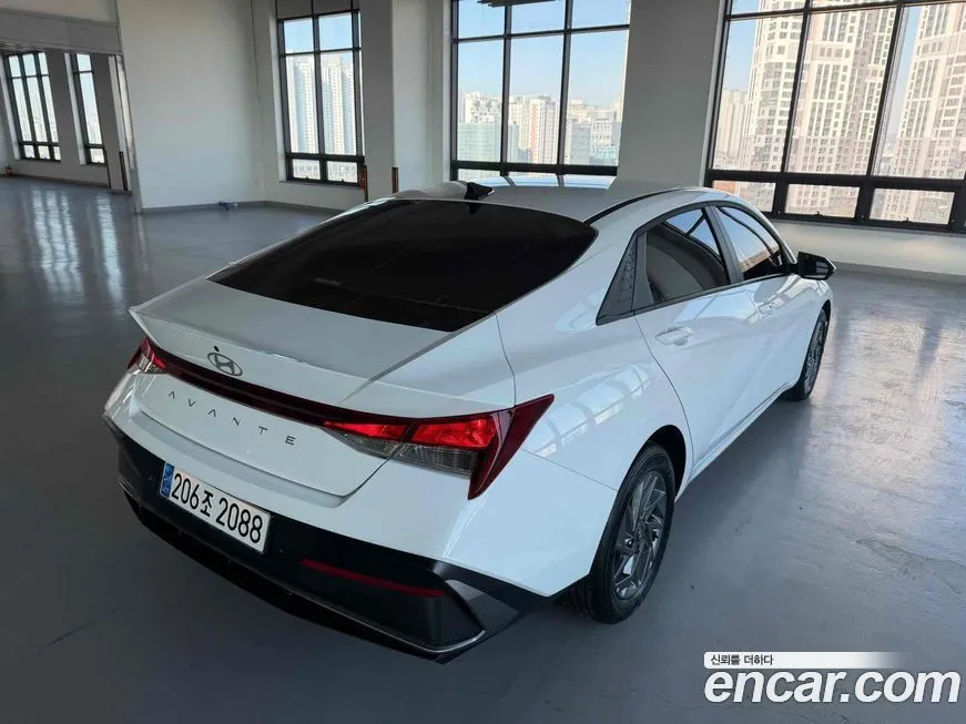 Hyundai AVANTE — фото 2