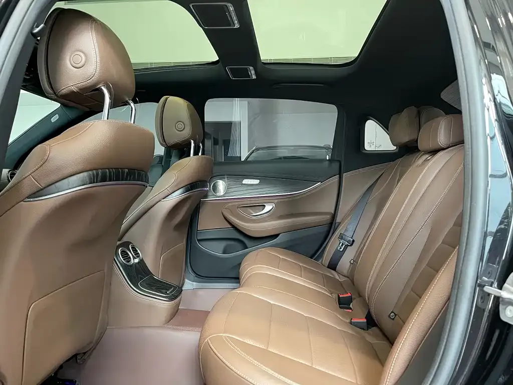 Mercedes-Benz E-Class 2022 из CN, фото 6