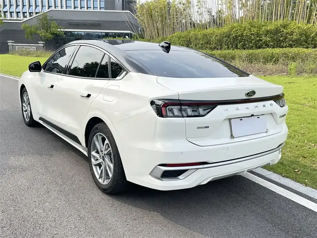Ford Mondeo — фото 7