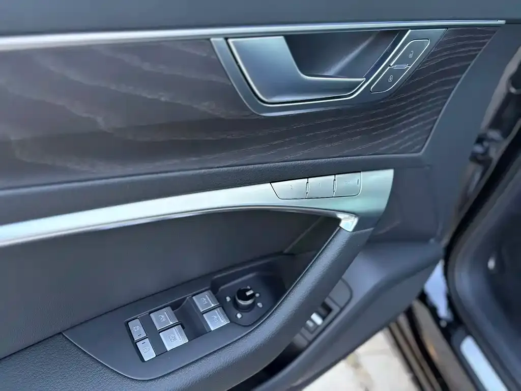 Audi A6L 2025 из CN, фото 10