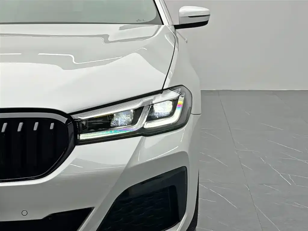 BMW 5 Series 2023 из CN, фото 9