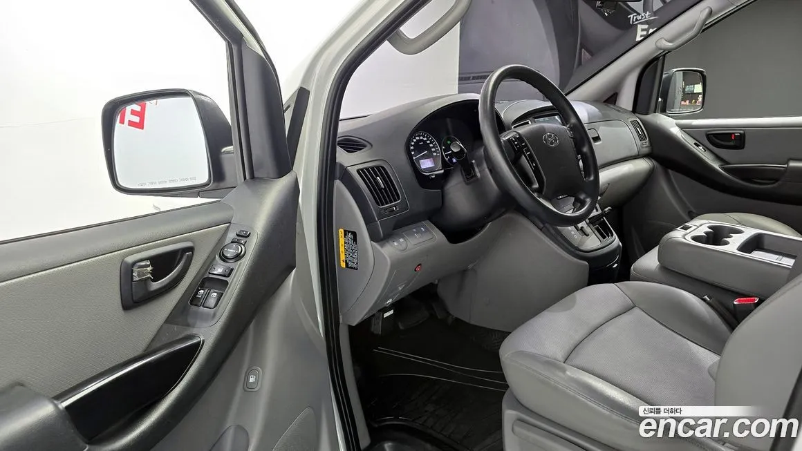 Hyundai Starex — фото 10