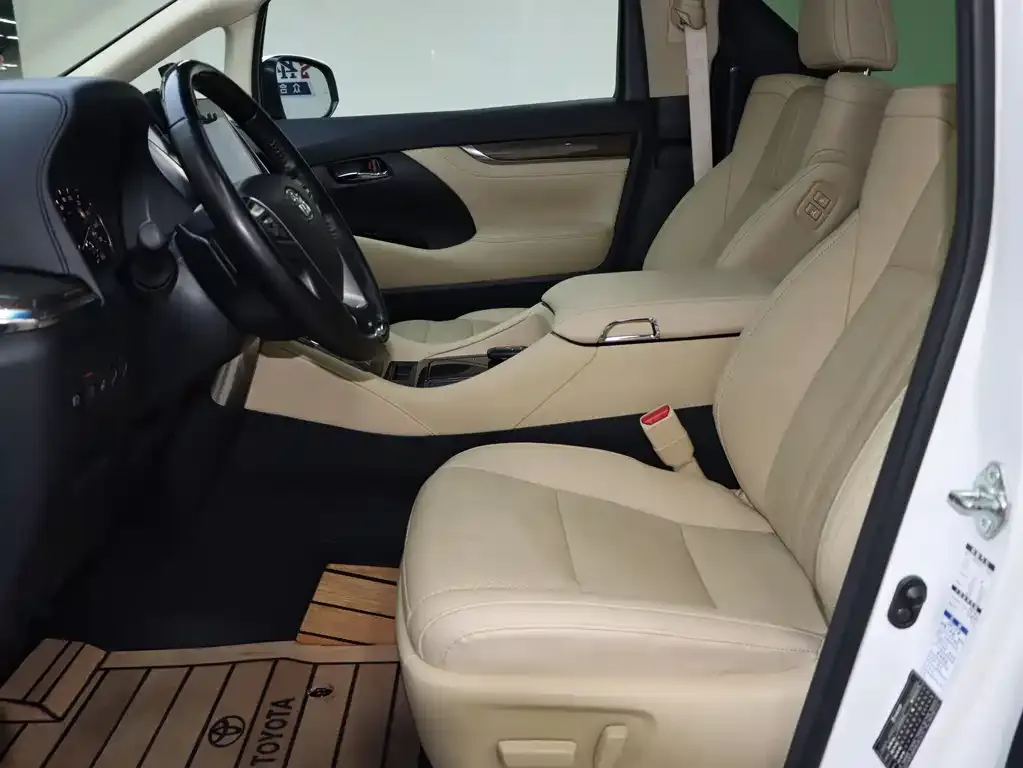 Toyota Vellfire 2023 из CN, фото 4