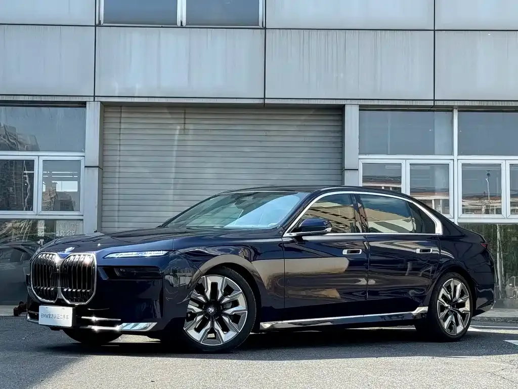 BMW 7 Series 2024 из CN, фото 1