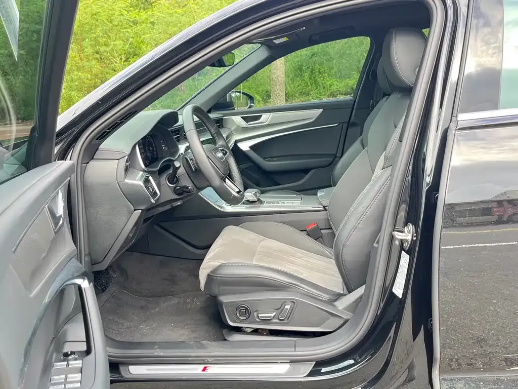 Audi A6L 2023 из CN, фото 9