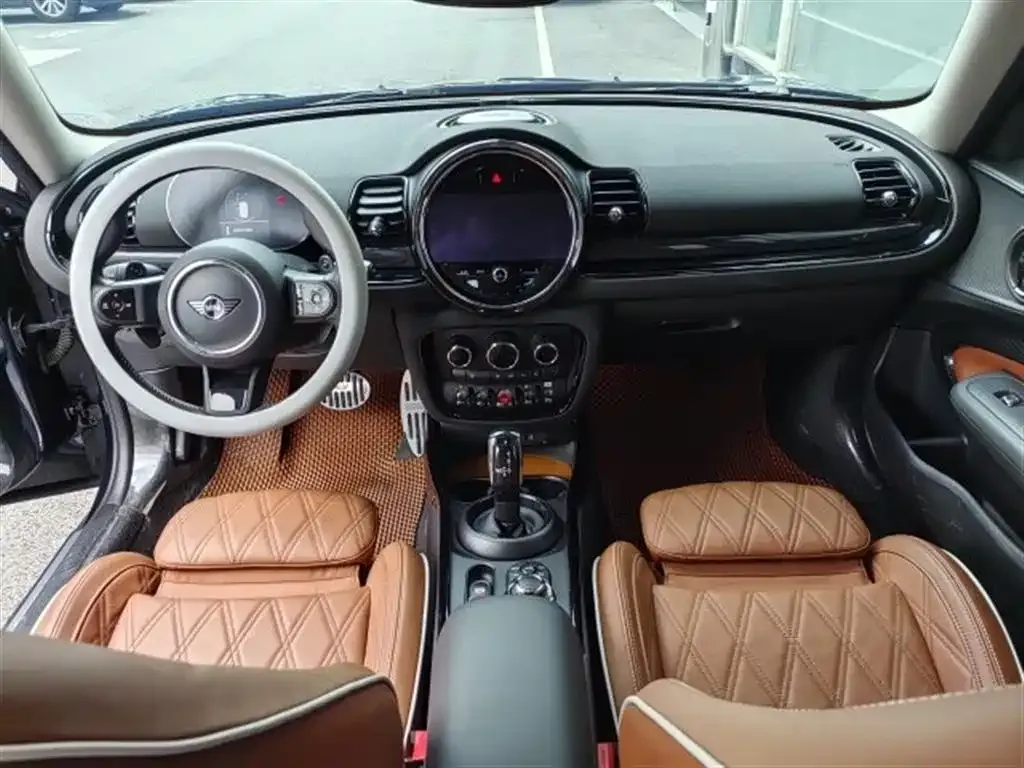 MINI Clubman — фото 6