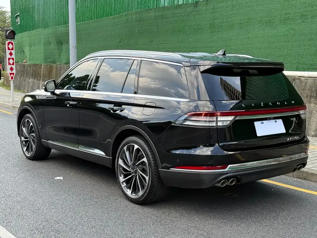 Lincoln Aviator — фото 6