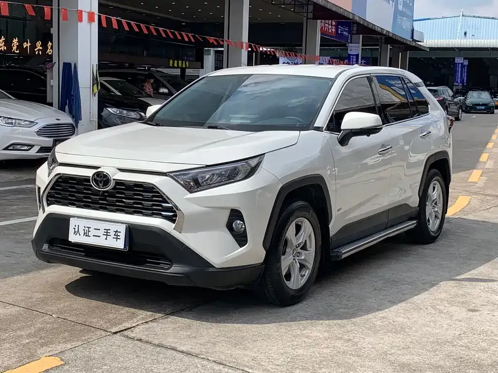 Toyota RAV4 2021 из CN, фото 1