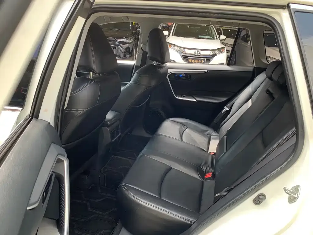 Toyota RAV4 2021 из CN, фото 5