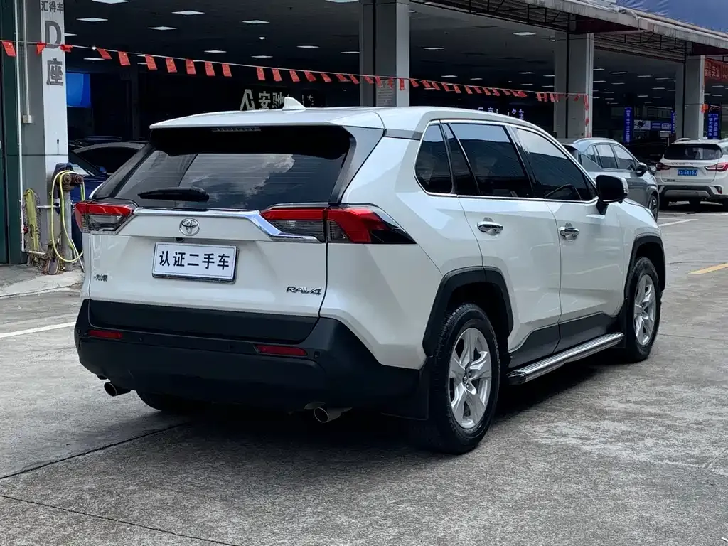 Toyota RAV4 2021 из CN, фото 7