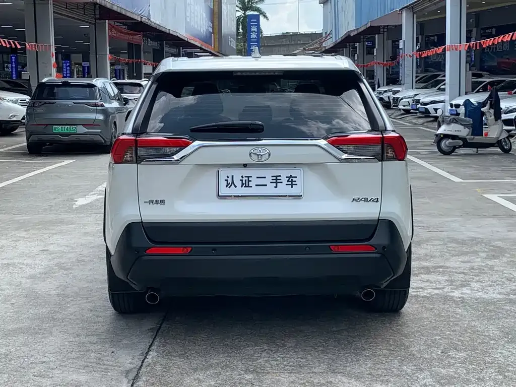 Toyota RAV4 2021 из CN, фото 8
