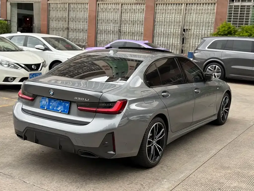BMW 3 Series 2023 из CN, фото 6