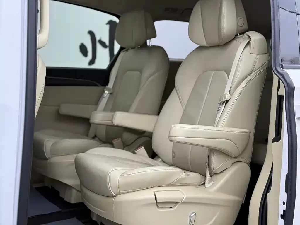 Buick GL8 2023 из CN, фото 5