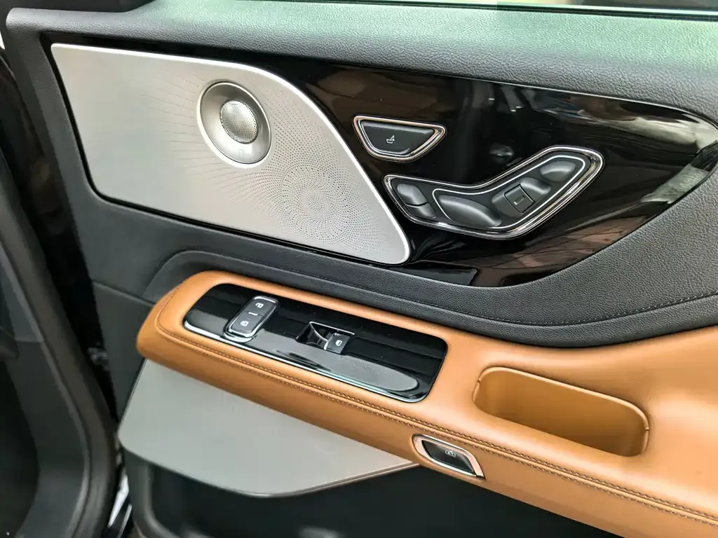 Lincoln Aviator 2021 из CN, фото 6