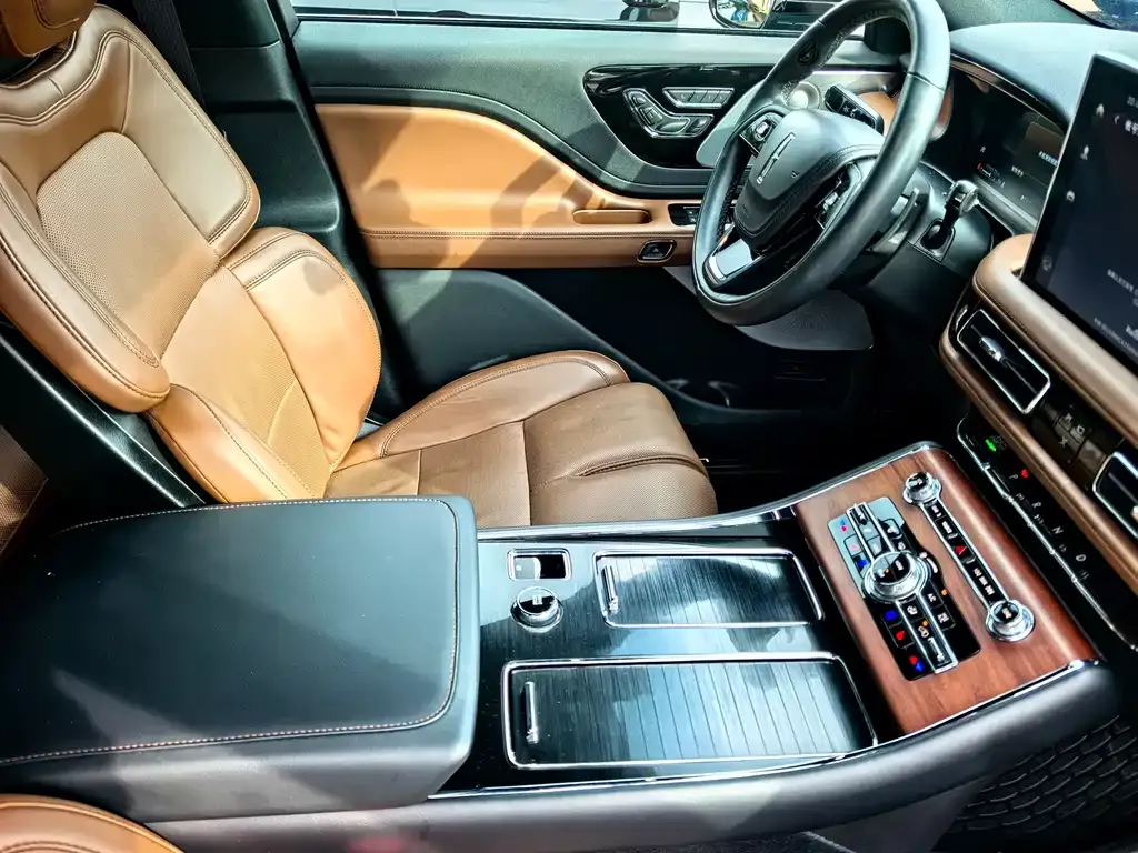Lincoln Aviator 2021 из CN, фото 8