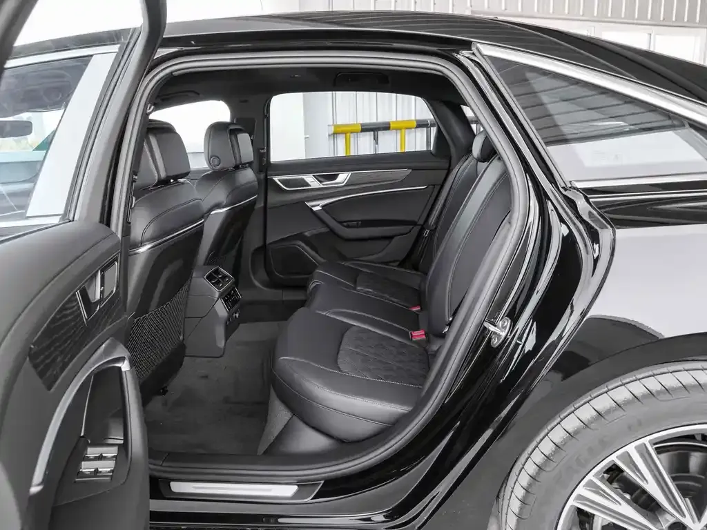 Audi A6L 2025 из CN, фото 8