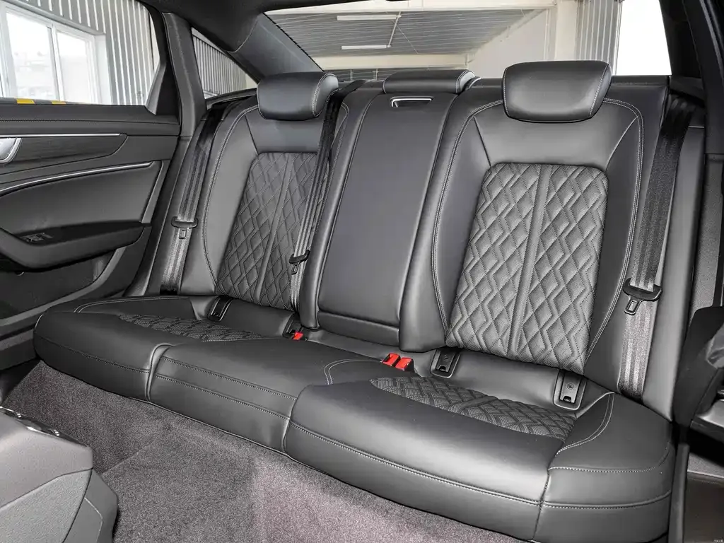 Audi A6L 2025 из CN, фото 9