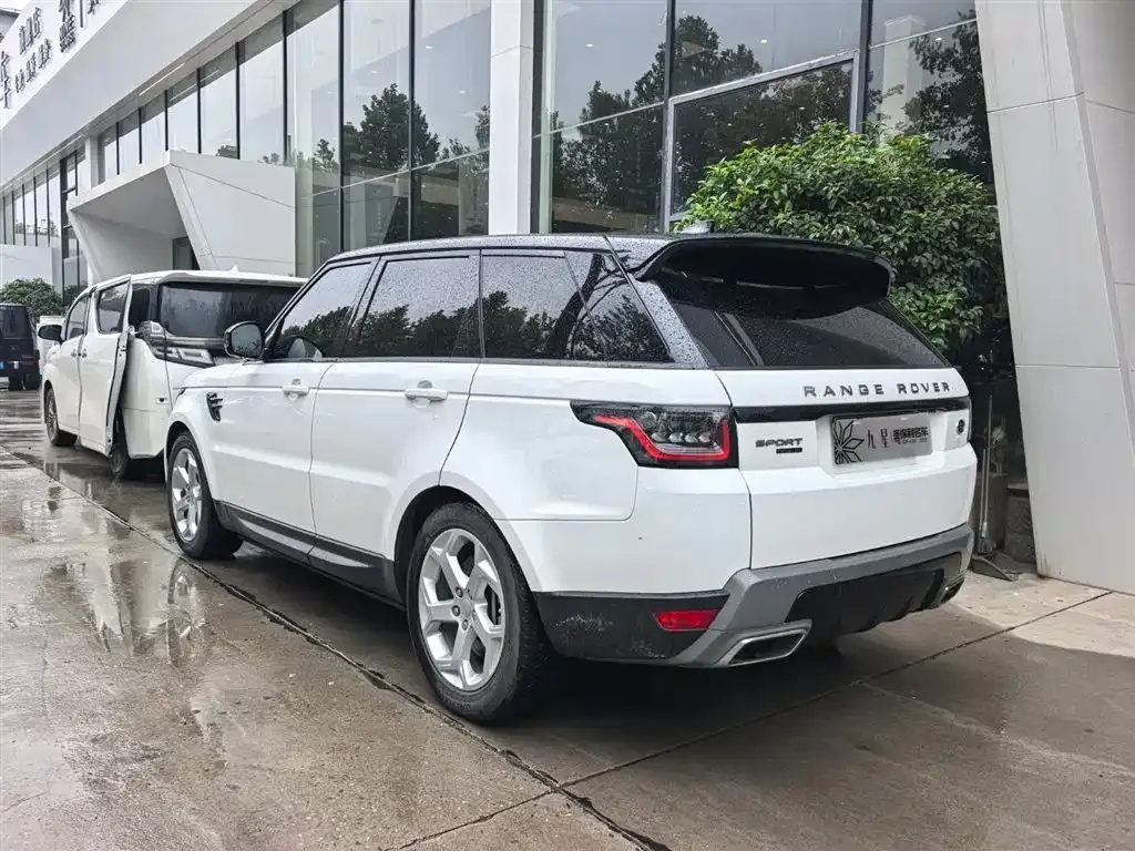 Land Rover Sport PHEV 2021 из CN, фото 3
