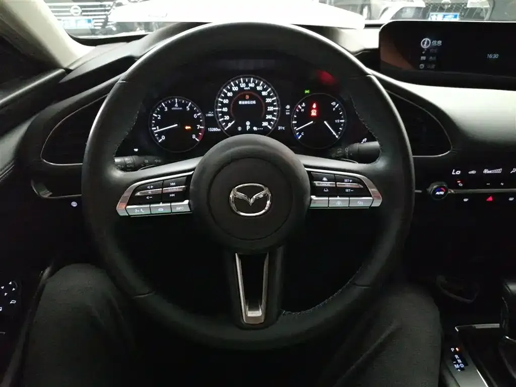 Mazda 3 Axela 2023 из CN, фото 3