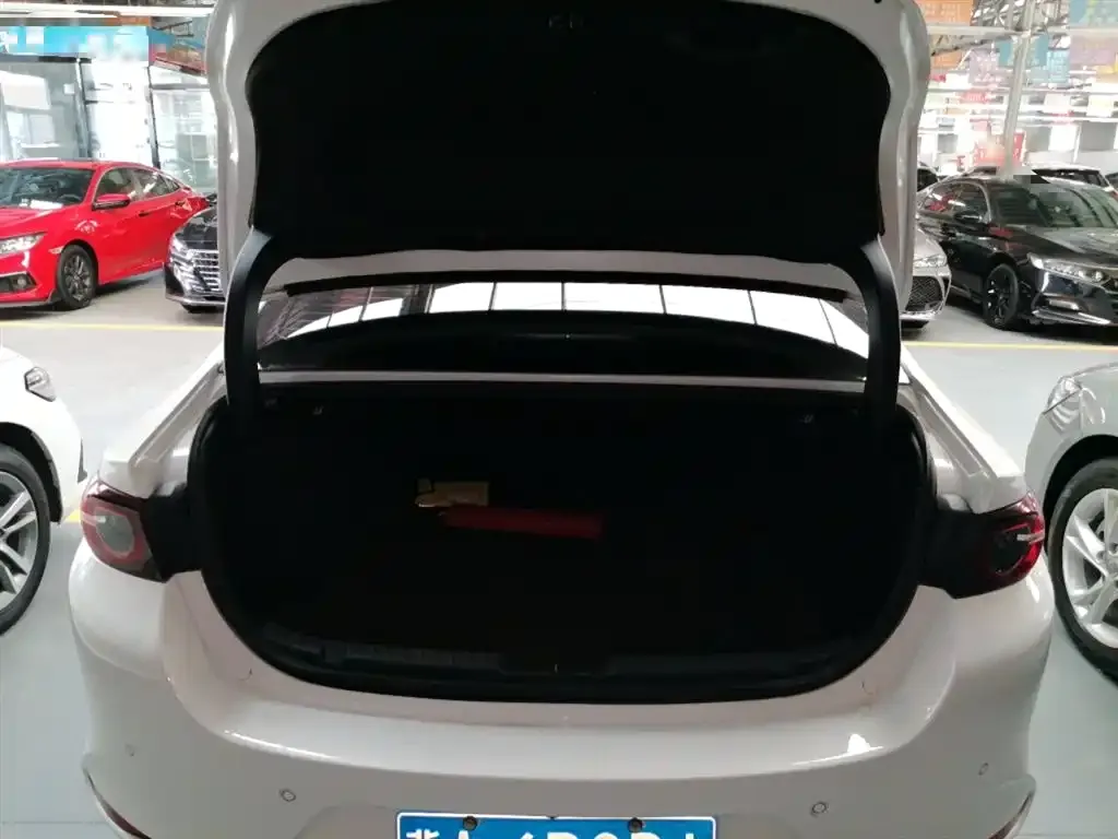 Mazda 3 Axela 2023 из CN, фото 9