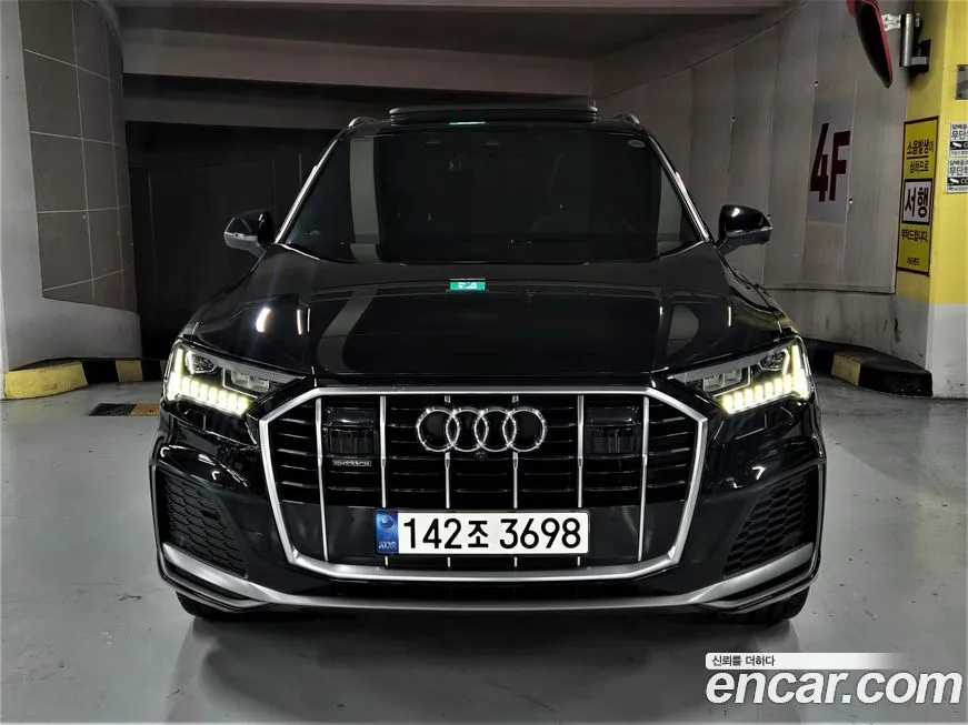 Audi Q7 2021 из KR, фото 3