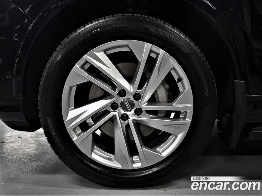 Audi Q7 2021 из KR, фото 5