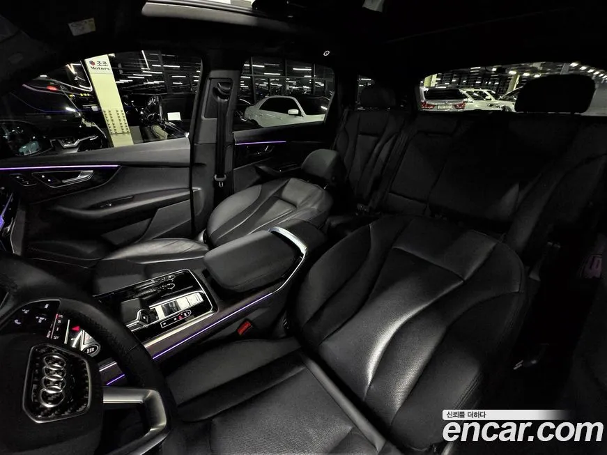 Audi Q7 2021 из KR, фото 6