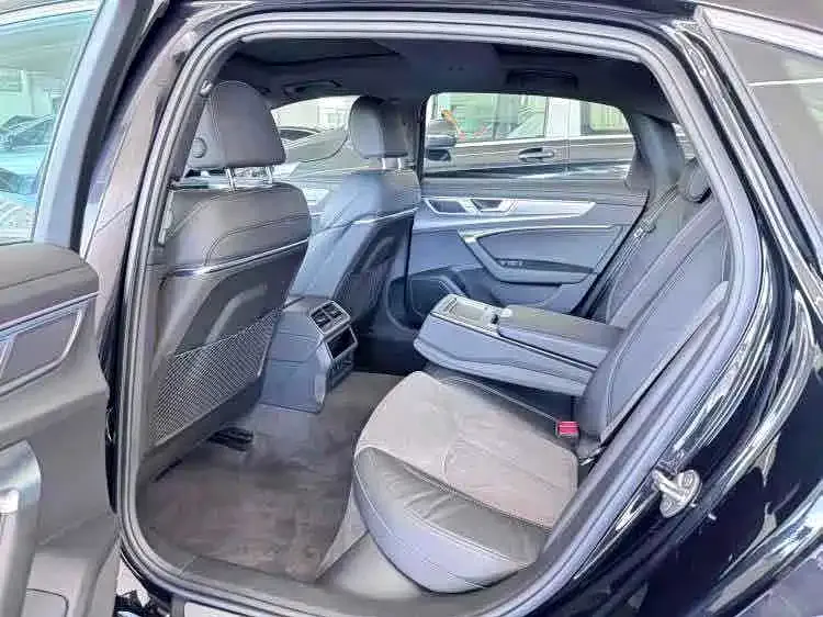 Audi A6L 2024 из CN, фото 2