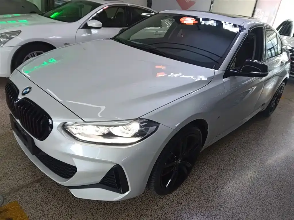 BMW 1 Series 2022 из CN, фото 1