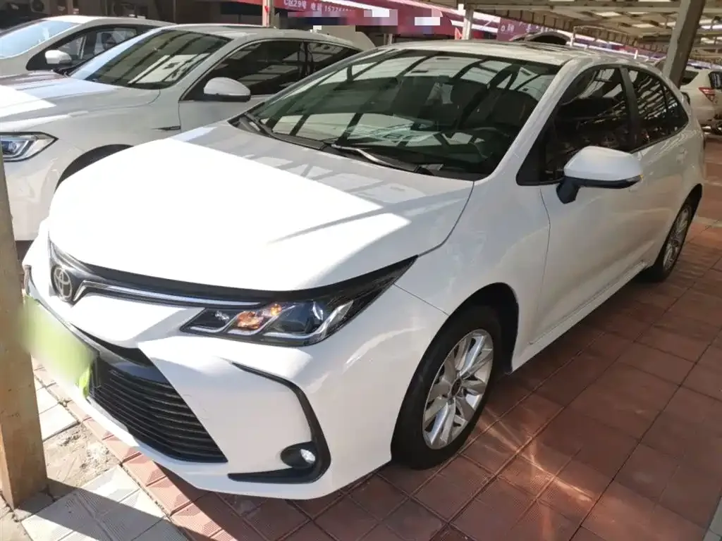 Toyota Corolla 2023 из CN, фото 1