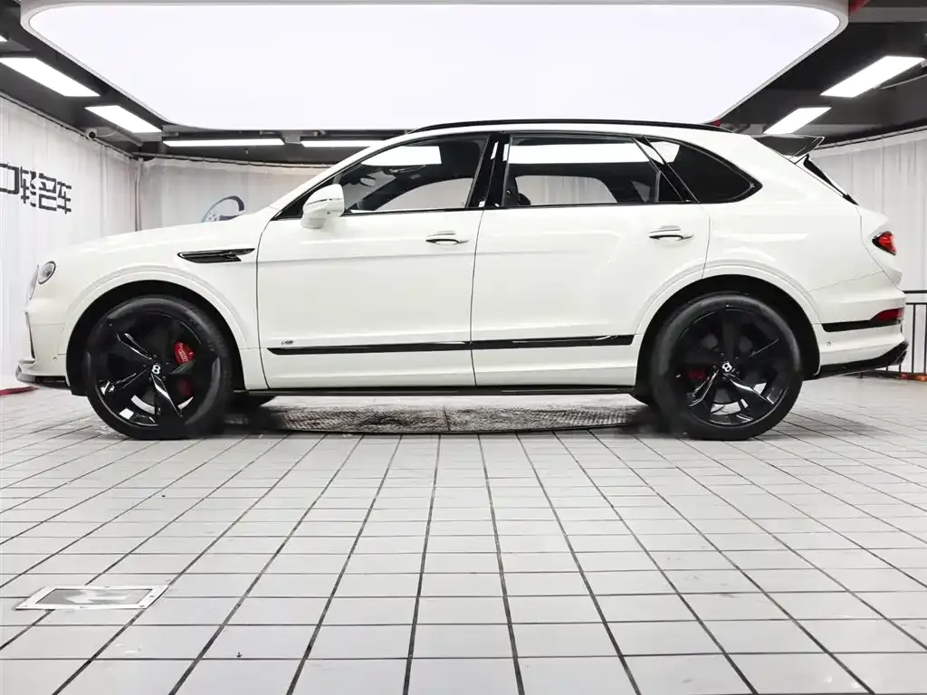 Bentley Bentayga 2021 из CN, фото 3