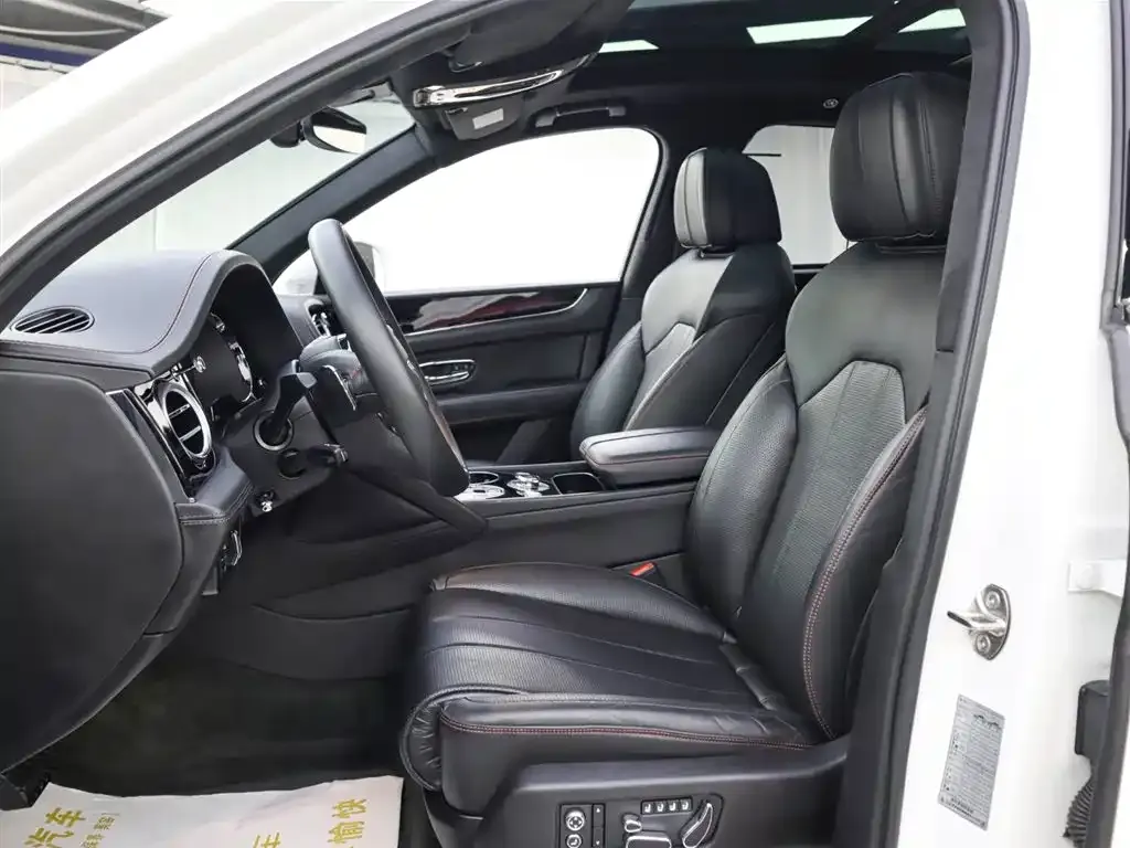 Bentley Bentayga 2021 из CN, фото 6