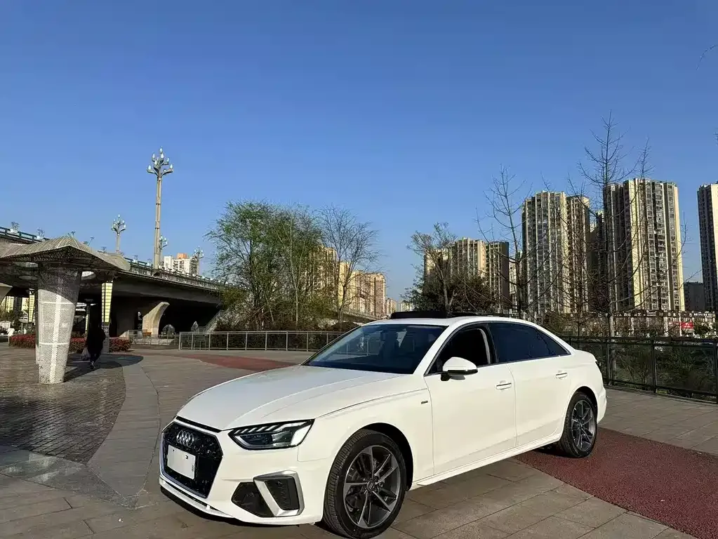 Audi A4L 2022 из CN, фото 1