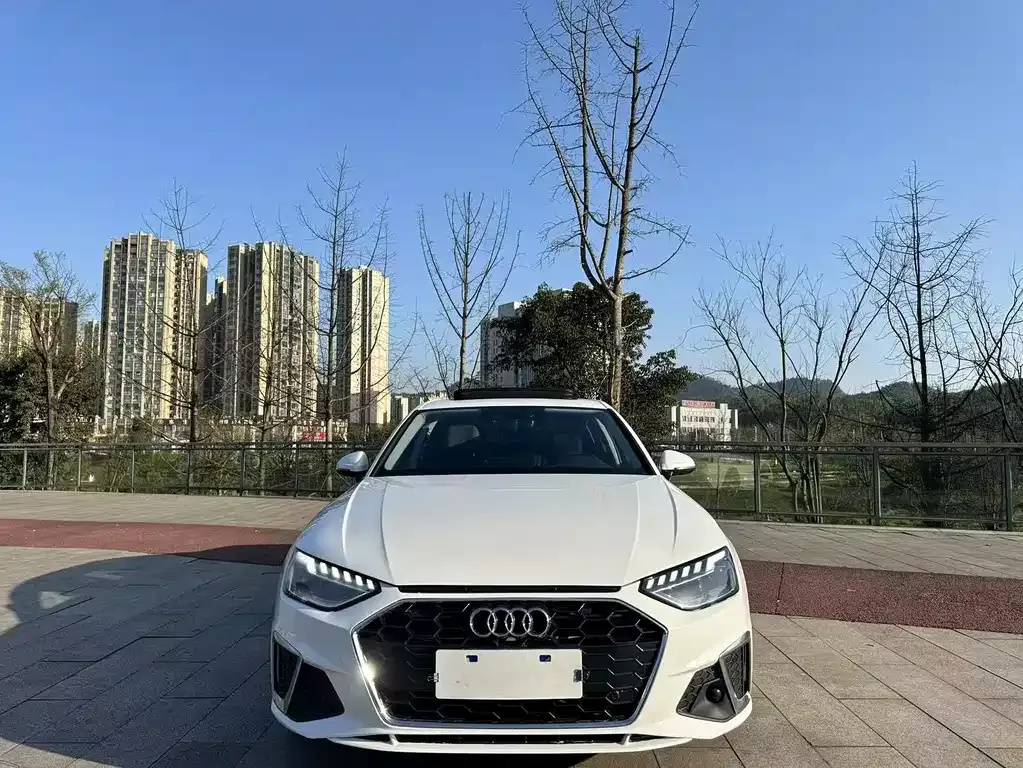 Audi A4L 2022 из CN, фото 2