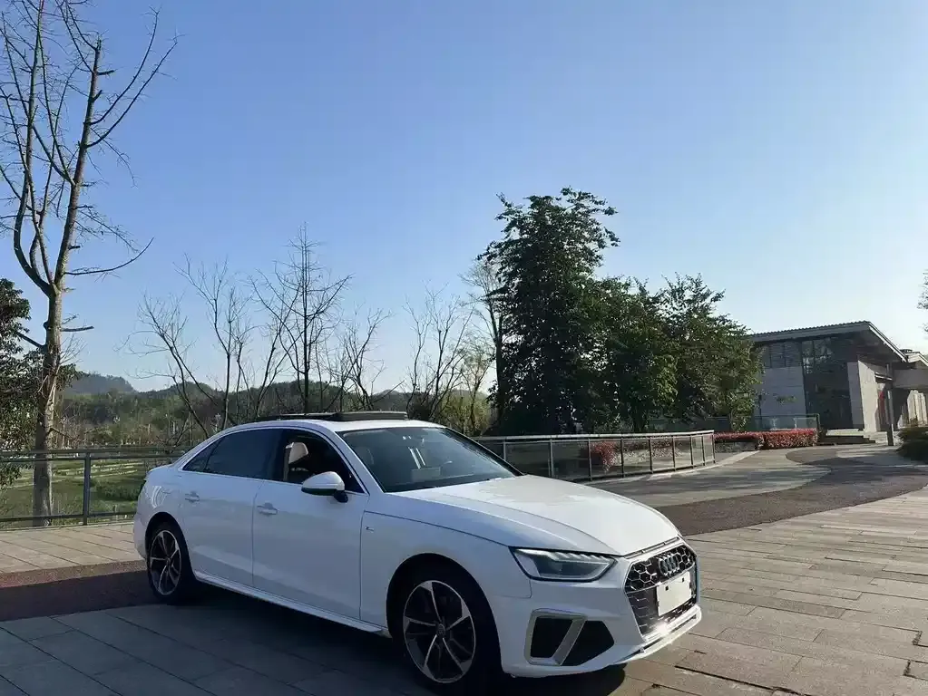 Audi A4L 2022 из CN, фото 3