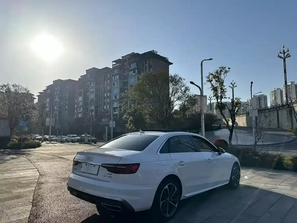 Audi A4L 2022 из CN, фото 7