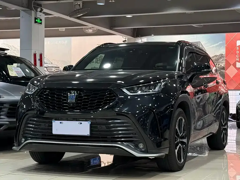 Toyota Crown Kluger 2024 из CN, фото 1