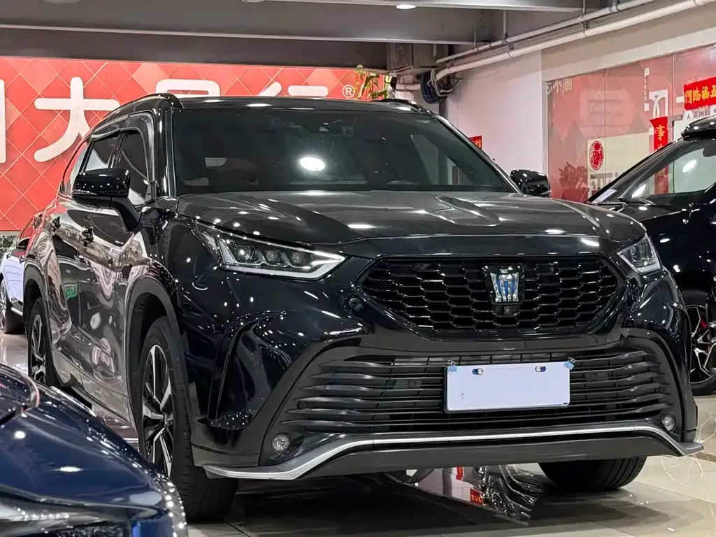 Toyota Crown Kluger 2024 из CN, фото 3