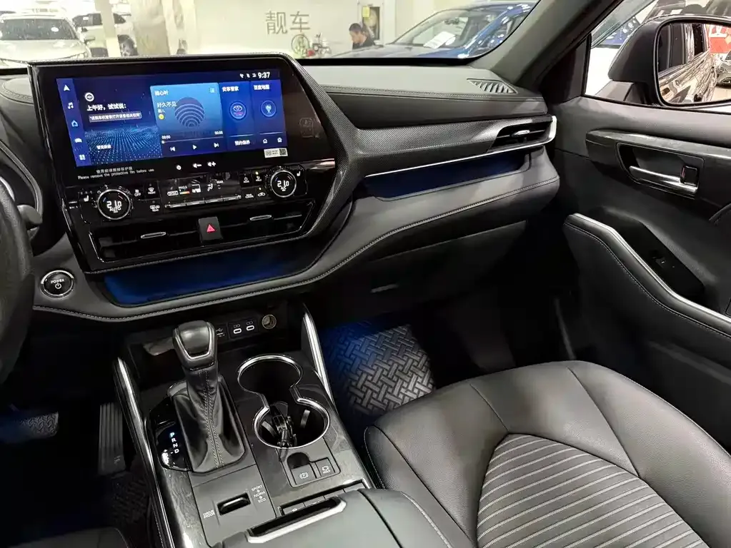 Toyota Crown Kluger 2024 из CN, фото 8